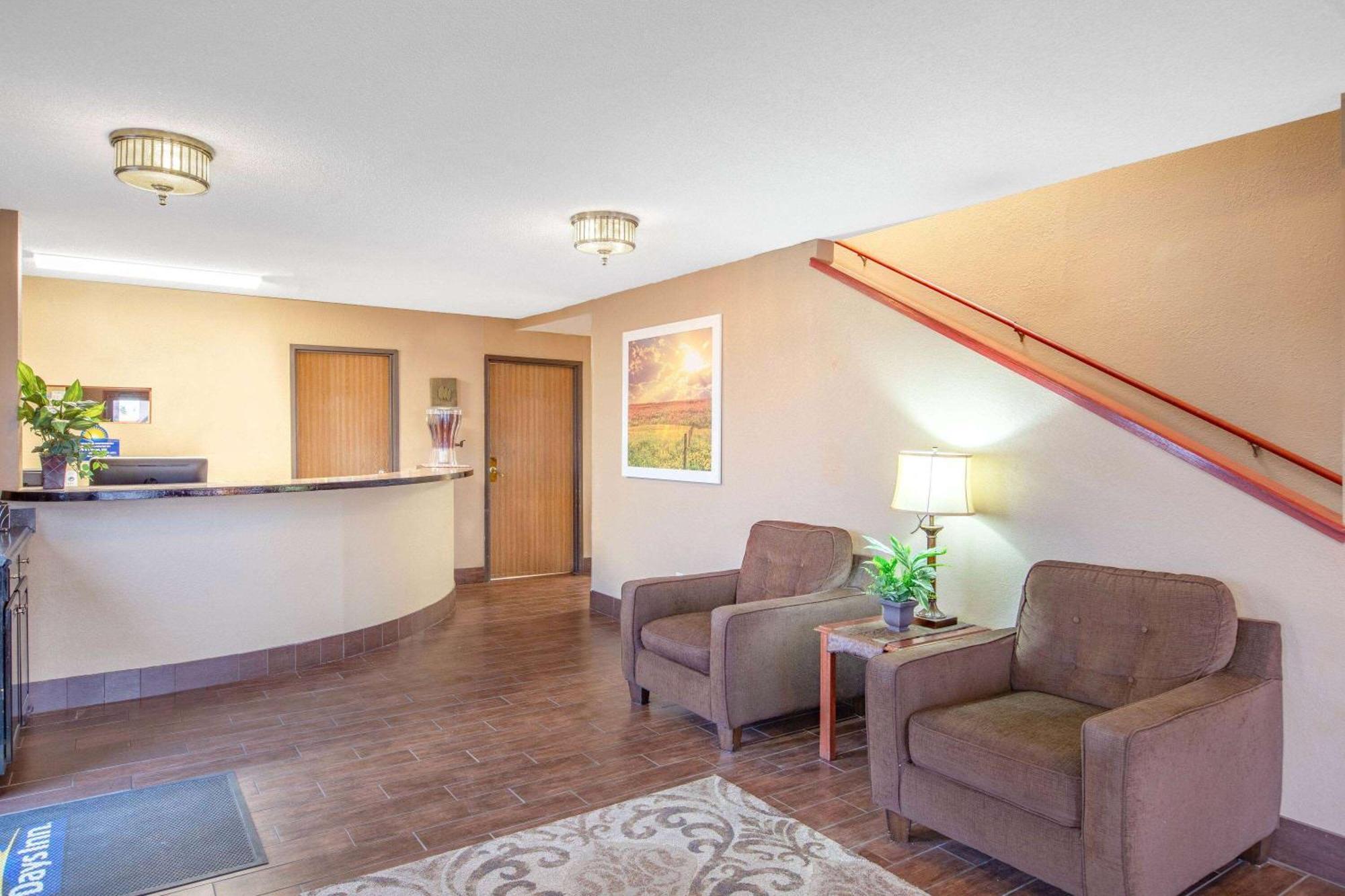 Days Inn By Wyndham Salina I-70 Exterior foto